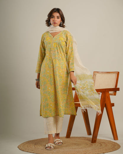 Shaira Kurta