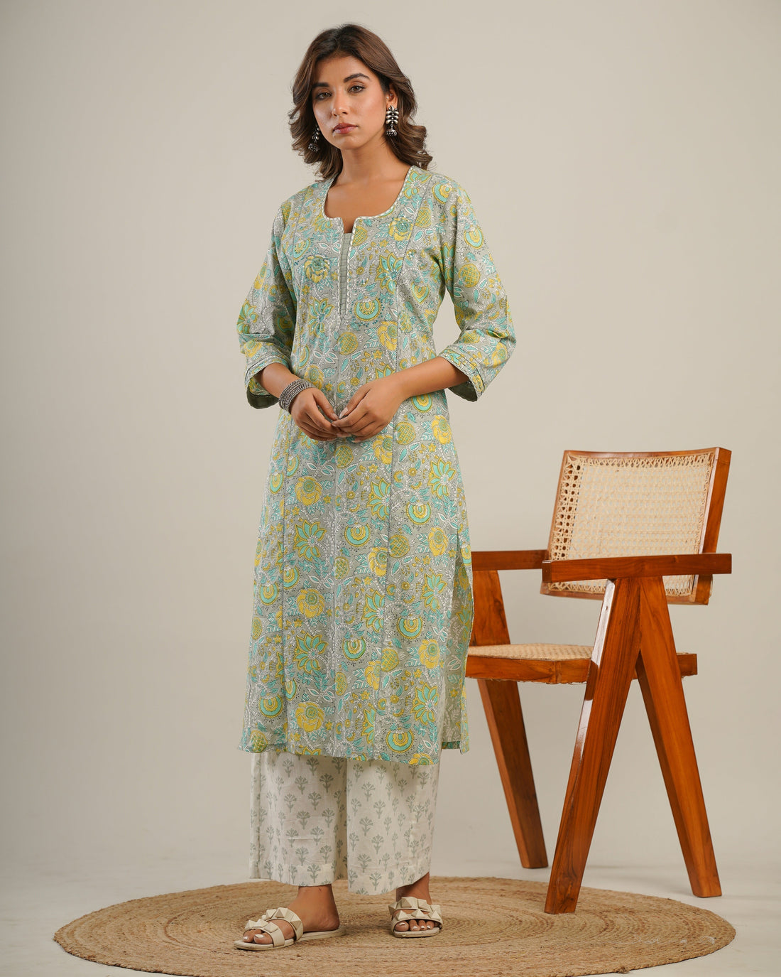 Myra Kurta